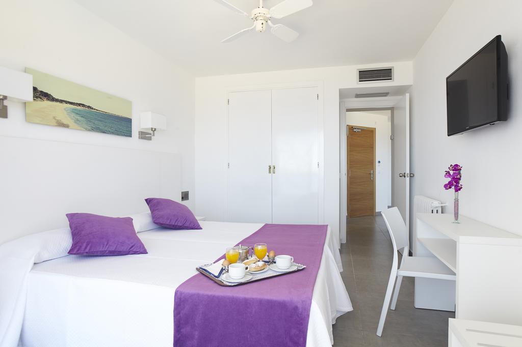 Aparthotel Nereida Sant Antoni de Portmany Exterior foto