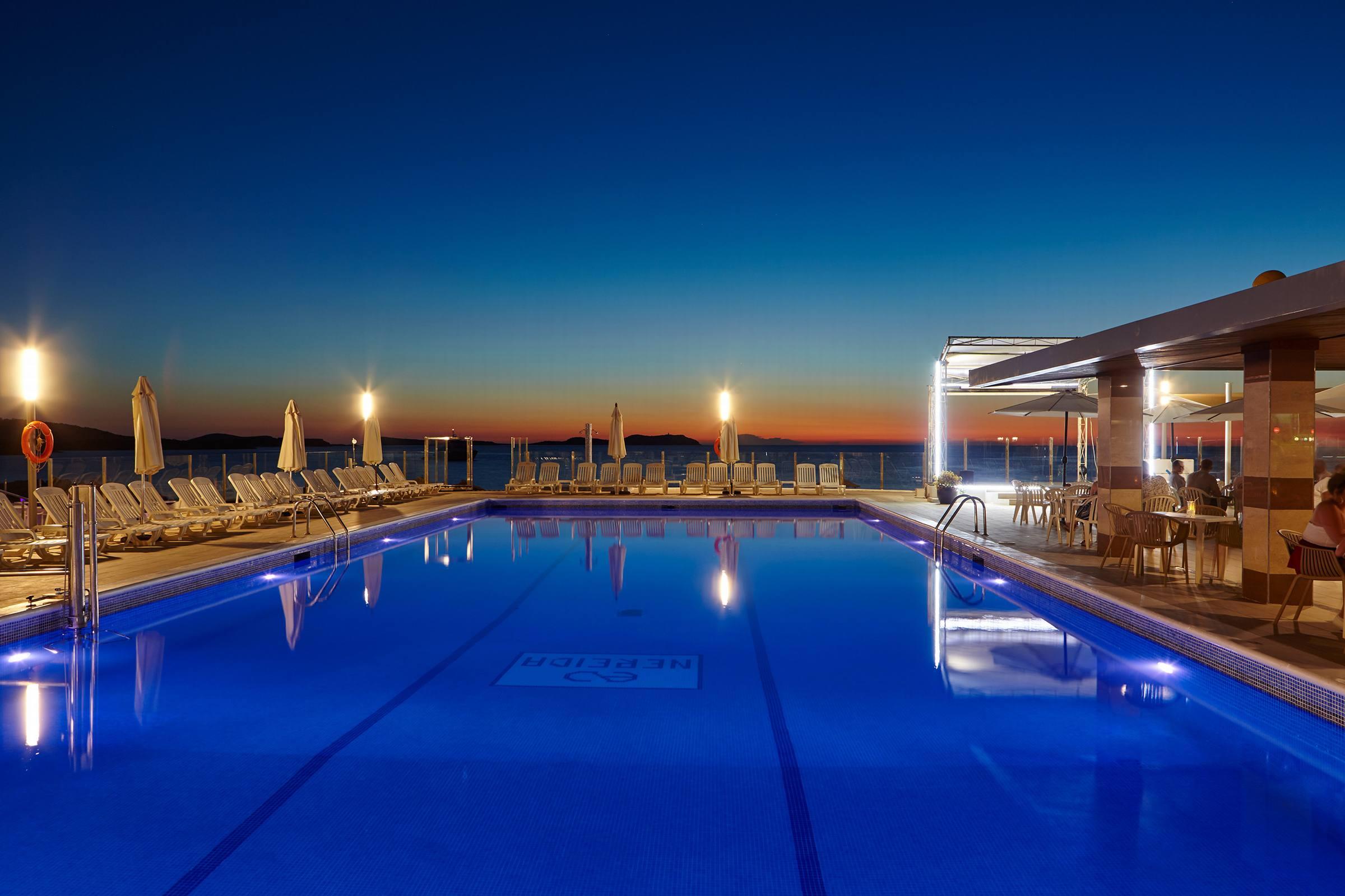 Aparthotel Nereida Sant Antoni de Portmany Exterior foto