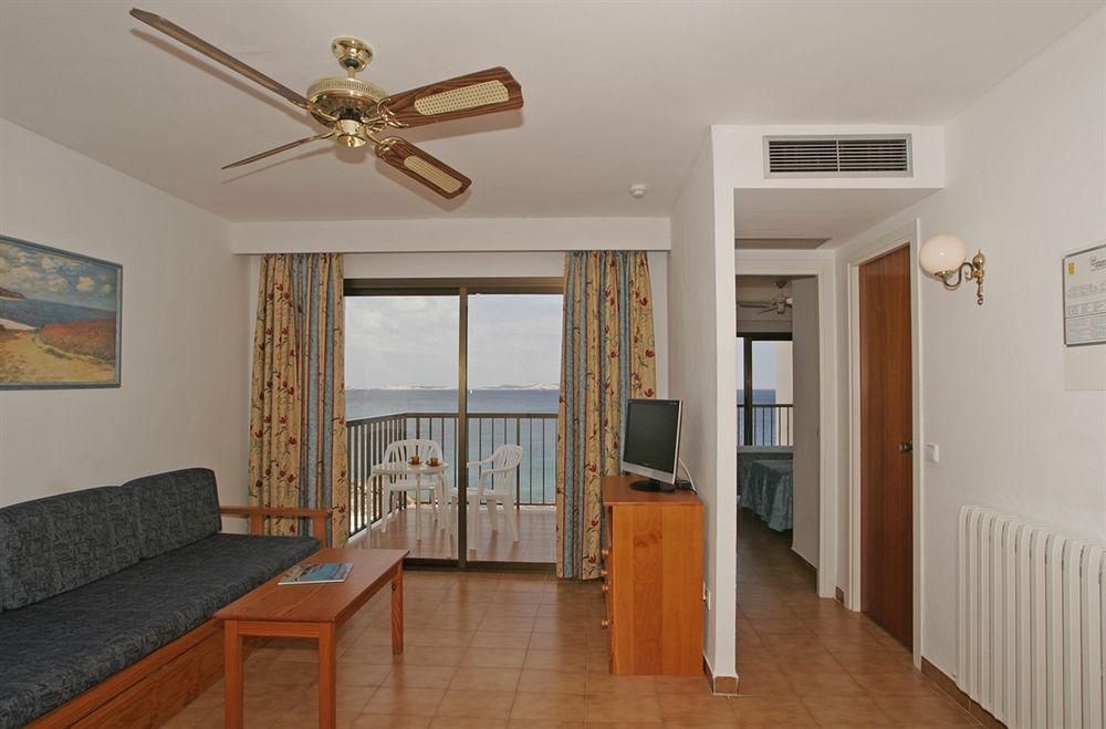Aparthotel Nereida Sant Antoni de Portmany Quarto foto